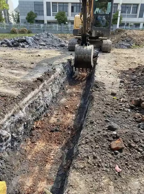 补齐基础设施建设短板，补齐城市基础设施公共服务等短板