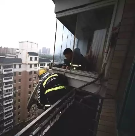 自动伸缩雨棚图片大全大图，自动伸缩雨棚图片大全，自动伸缩雨棚，智慧生活新伴侣，四季守护无惧风雨