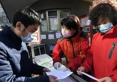 社区专职工作者好不好，社区专职工作者，铁饭碗的稳定与挑战并存