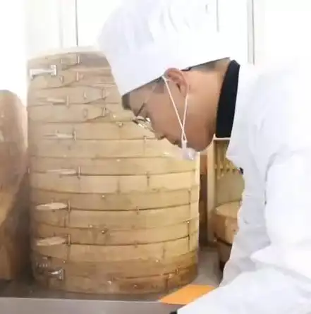 社区专职工作者好不好，社区专职工作者，并非铁饭碗，却是服务社会的重要力量