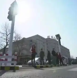 太阳能摄像监控机，高效智能，移动太阳能监控车，守护城市安全新利器